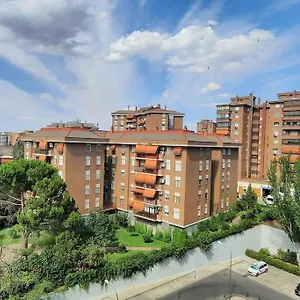 Piso Amplio, Iluminado Y Muy Bien Comunicado Apartamento Madrid